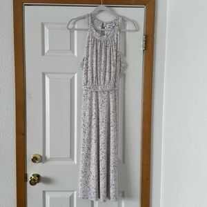 Women’s sleeveless purple floral midi dress